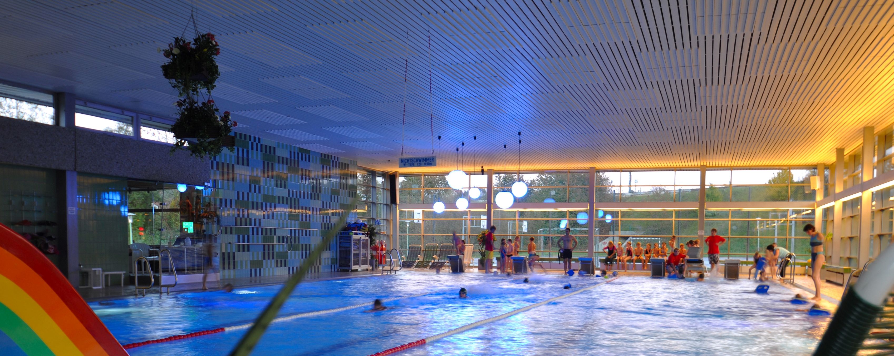 Waldschwimmbad schließt, Hallenbad öffnet!